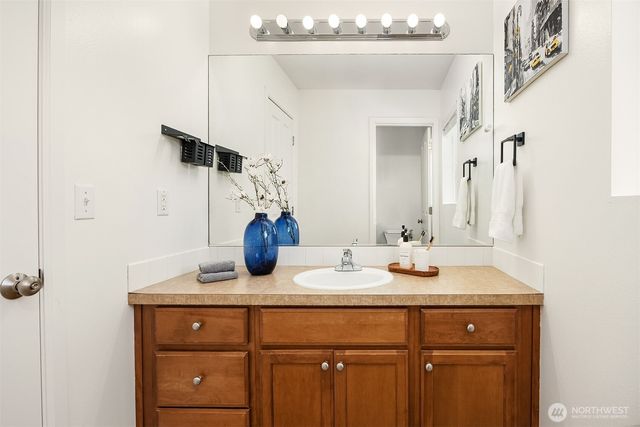 2933 NE Marquette Way, Issaquah, WA 98029