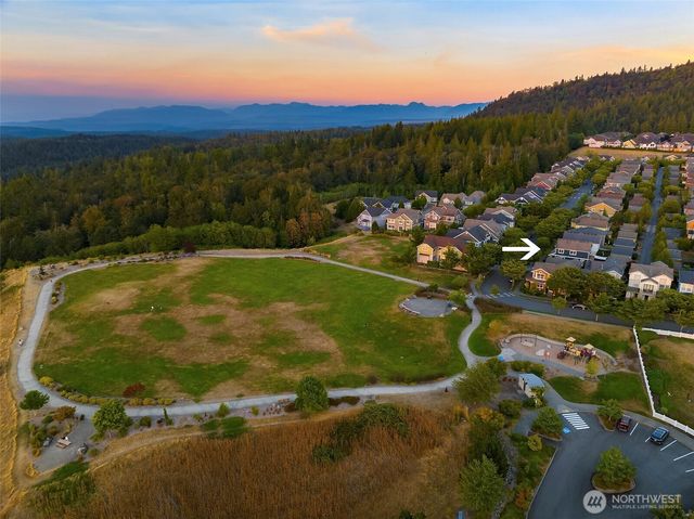 2933 NE Marquette Way, Issaquah, WA 98029
