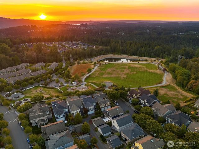 2933 NE Marquette Way, Issaquah, WA 98029