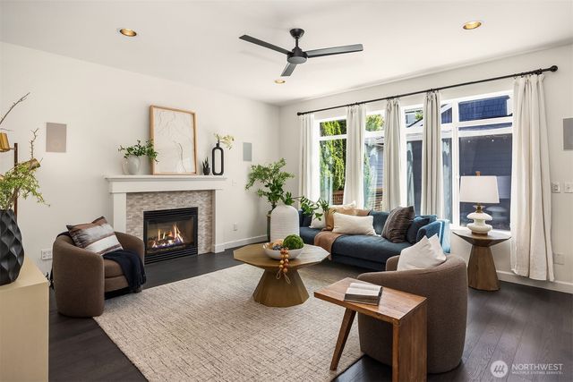 2933 NE Marquette Way, Issaquah, WA 98029