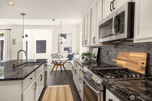 2933 NE Marquette Way, Issaquah, WA 98029