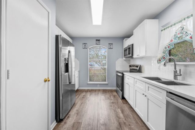 10614 Twin Circles Drive, Montgomery, TX 77356