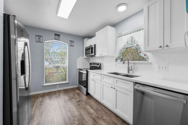 10614 Twin Circles Drive, Montgomery, TX 77356