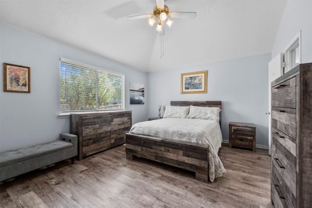 10614 Twin Circles Drive, Montgomery, TX 77356