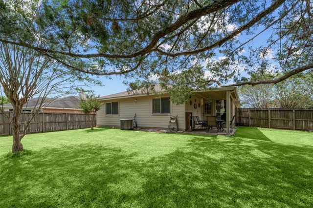 10614 Twin Circles Drive, Montgomery, TX 77356