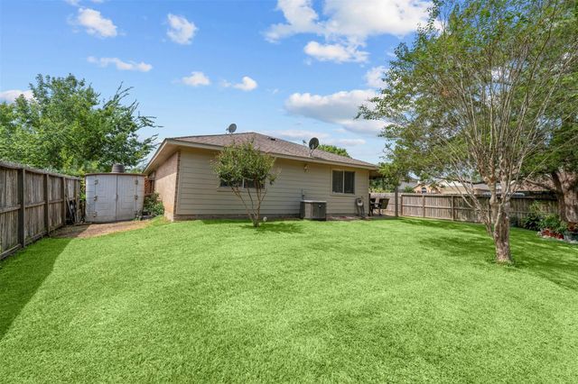 10614 Twin Circles Drive, Montgomery, TX 77356