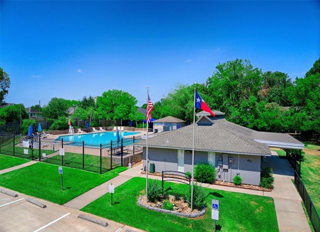 10614 Twin Circles Drive, Montgomery, TX 77356
