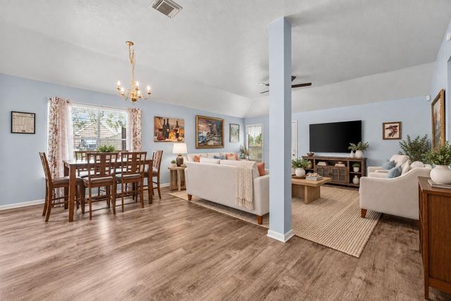 10614 Twin Circles Drive, Montgomery, TX 77356