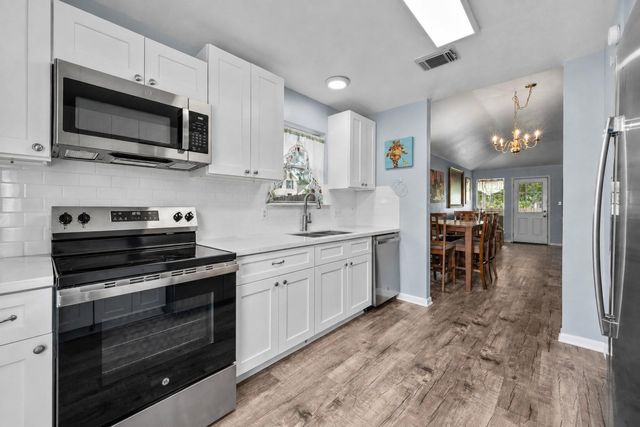 10614 Twin Circles Drive, Montgomery, TX 77356