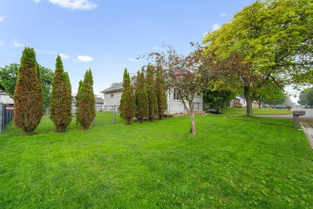 627 Blake AVENUE, South Milwaukee, WI 53172