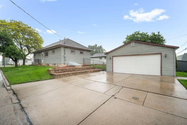 627 Blake AVENUE, South Milwaukee, WI 53172