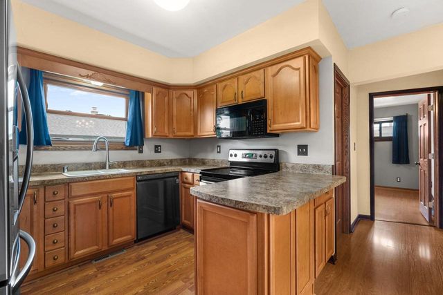 627 Blake AVENUE, South Milwaukee, WI 53172