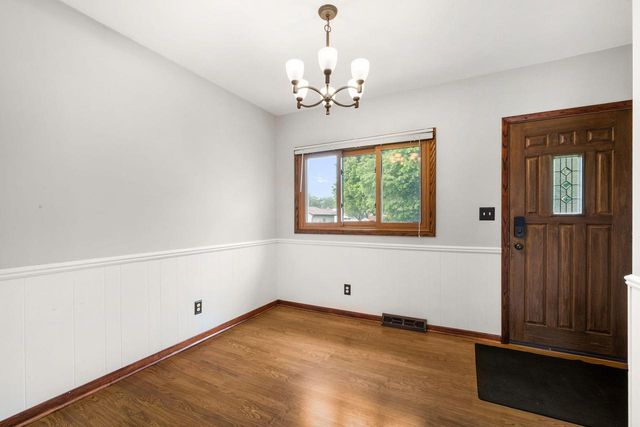 627 Blake AVENUE, South Milwaukee, WI 53172