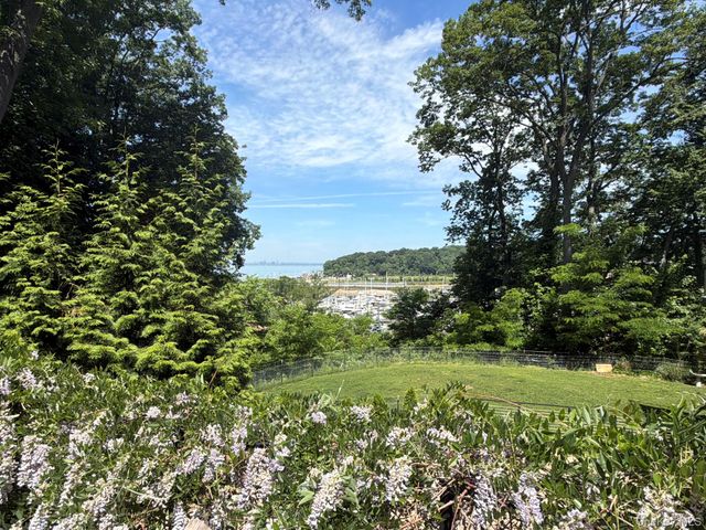 2 Prospect Avenue, Sea Cliff, NY 11579