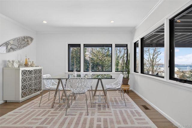 2 Prospect Avenue, Sea Cliff, NY 11579