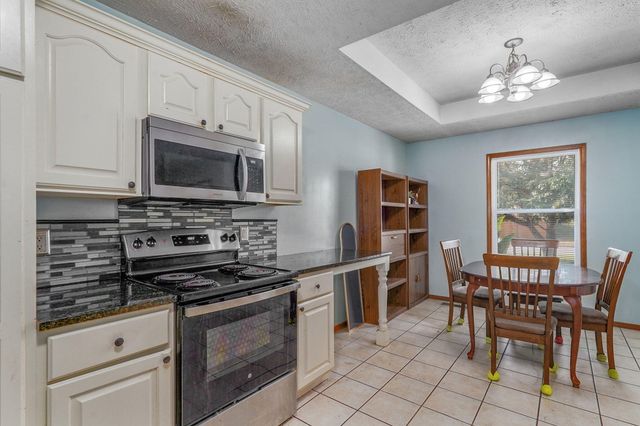 3821 W Lark Street, Springfield, MO 65810