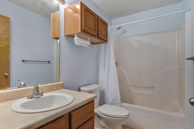 3821 W Lark Street, Springfield, MO 65810