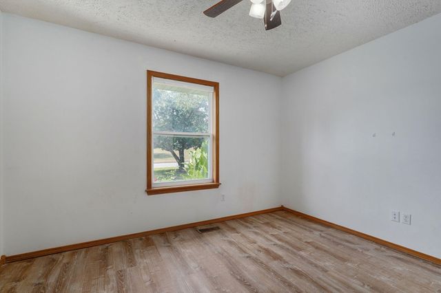 3821 W Lark Street, Springfield, MO 65810