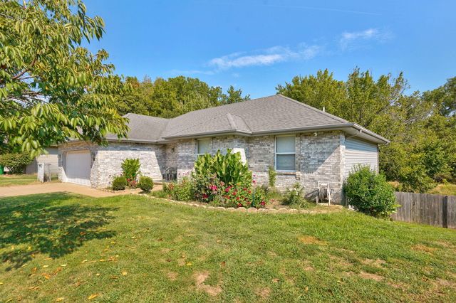 3821 W Lark Street, Springfield, MO 65810