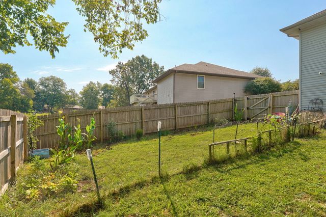 3821 W Lark Street, Springfield, MO 65810