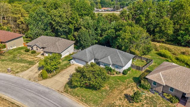 3821 W Lark Street, Springfield, MO 65810