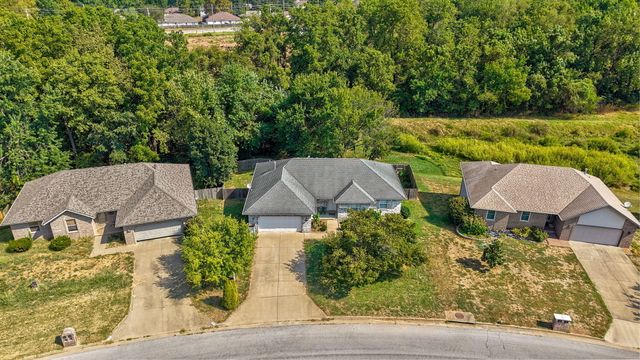 3821 W Lark Street, Springfield, MO 65810