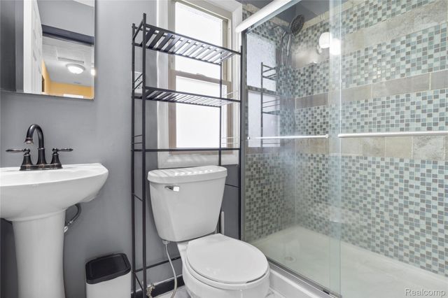 1335 Connell Street, Burton, MI 48529