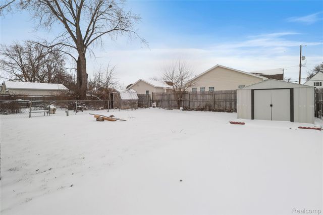 1335 Connell Street, Burton, MI 48529