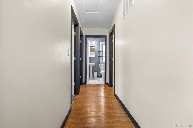 1335 Connell Street, Burton, MI 48529