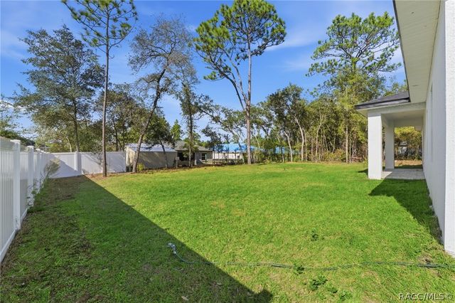 2275 W Linden Drive, Citrus Springs, FL 34434