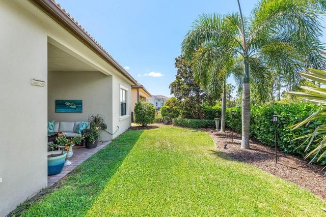 183 SE Calmo Circle, Port St. Lucie, Port St Lucie, FL 34984