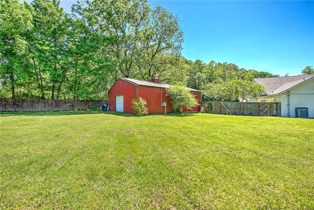 17595 Clear Water Road, Fayetteville, AR 72704