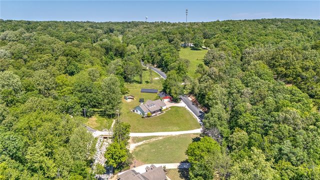 17595 Clear Water Road, Fayetteville, AR 72704