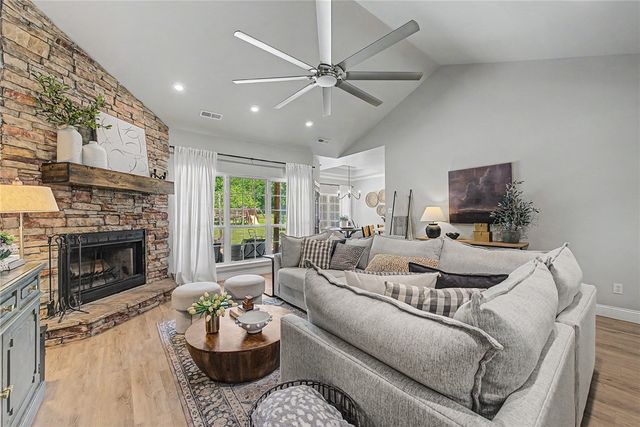 17595 Clear Water Road, Fayetteville, AR 72704