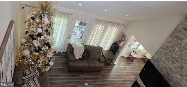 1752 OAK HILL DR, Huntingdon Valley, PA 19006