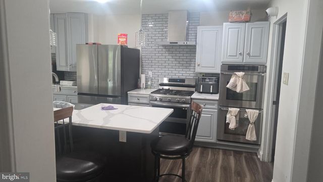 1752 OAK HILL DR, Huntingdon Valley, PA 19006