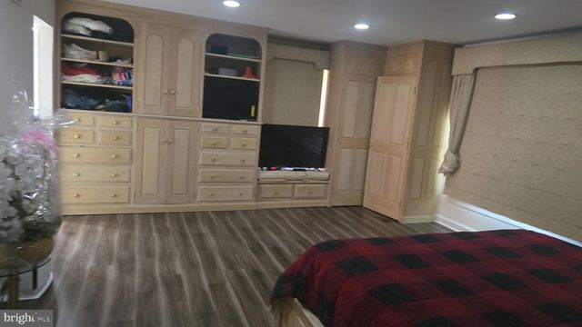 1752 OAK HILL DR, Huntingdon Valley, PA 19006