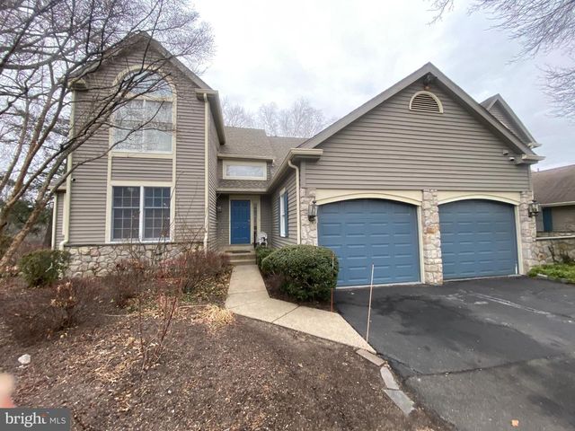 1752 OAK HILL DR, Huntingdon Valley, PA 19006