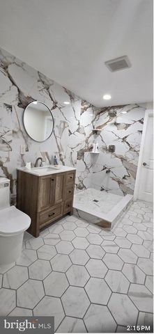 1752 OAK HILL DR, Huntingdon Valley, PA 19006