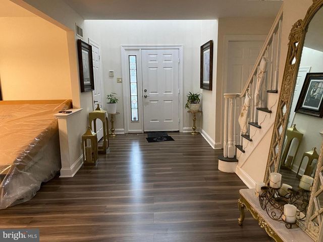 1752 OAK HILL DR, Huntingdon Valley, PA 19006