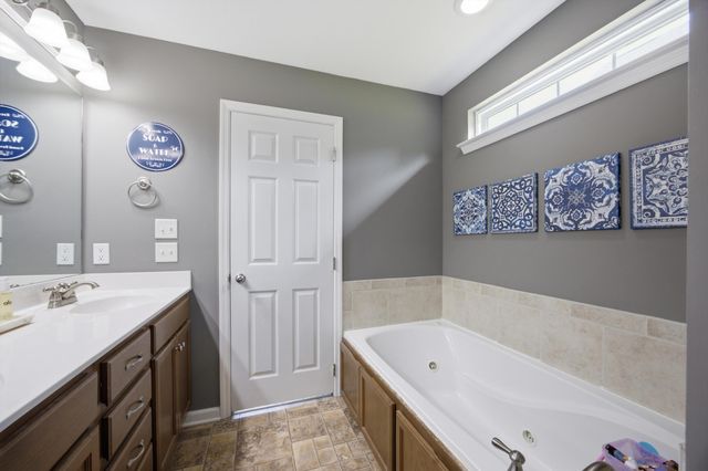 7653 Passport Drive, Ooltewah, TN 37363