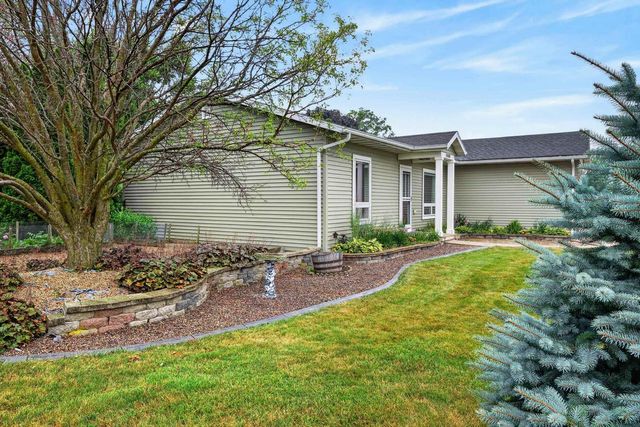 10880 Smokey Mountain Trail, Blue Mounds, WI 53517