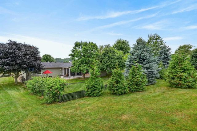 10880 Smokey Mountain Trail, Blue Mounds, WI 53517
