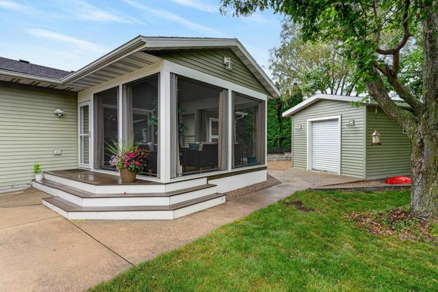 10880 Smokey Mountain Trail, Blue Mounds, WI 53517