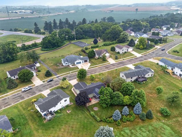 10880 Smokey Mountain Trail, Blue Mounds, WI 53517