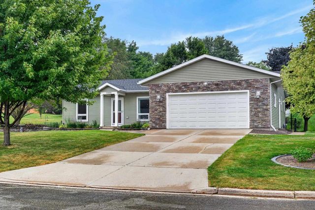 10880 Smokey Mountain Trail, Blue Mounds, WI 53517