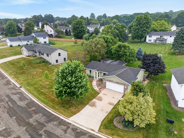 10880 Smokey Mountain Trail, Blue Mounds, WI 53517