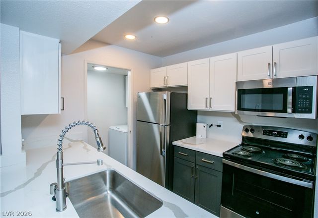 6750 Del Rey Avenue 228, Las Vegas, NV 89146