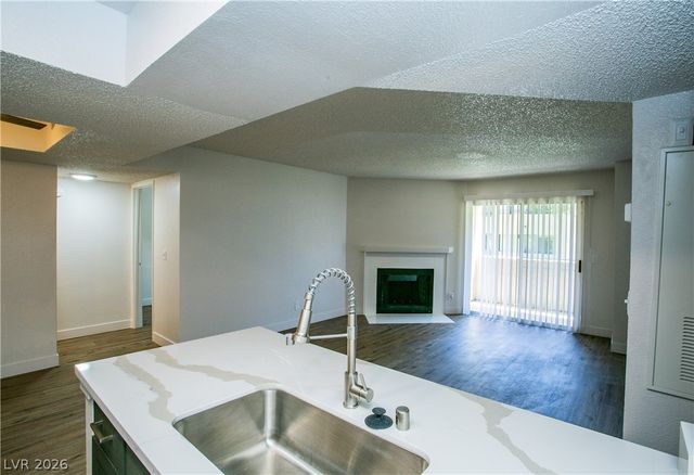 6750 Del Rey Avenue 228, Las Vegas, NV 89146