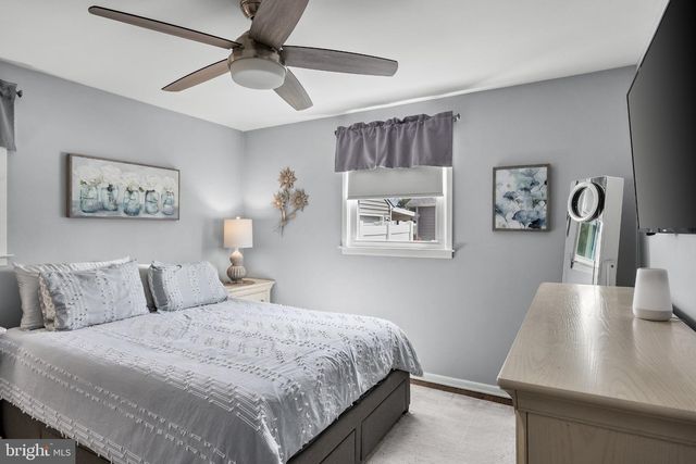 16 KERR DR, Hamilton, NJ 08610